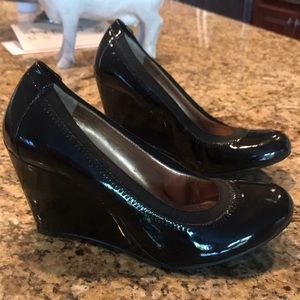 BCBG Generation patent leather wedges